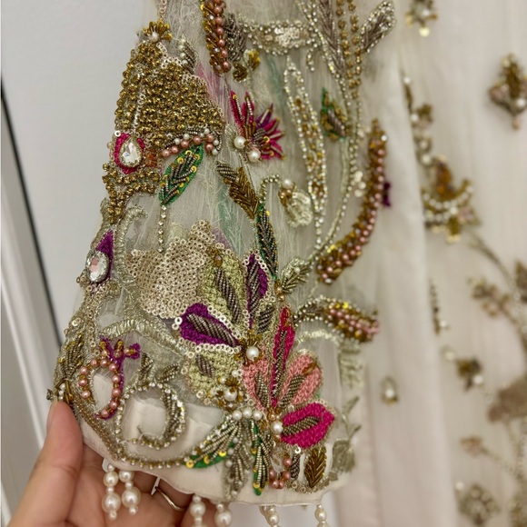 Pakistani Shalwaar Kameez 3 piece suit (fancy/formal) - Picture 5 of 6